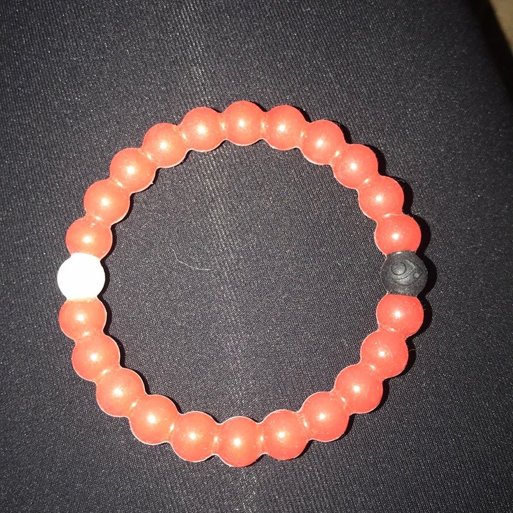 Limited Edition (Red) x Lokai Small Bracelet - Picture 2 of 5